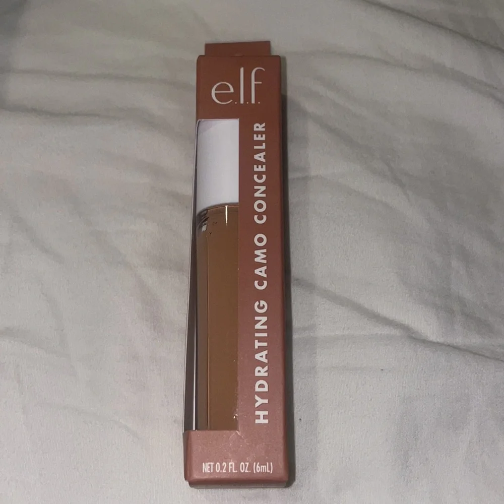 ‼️e.l.f hydrating camo concealer in Tan latte ‼️